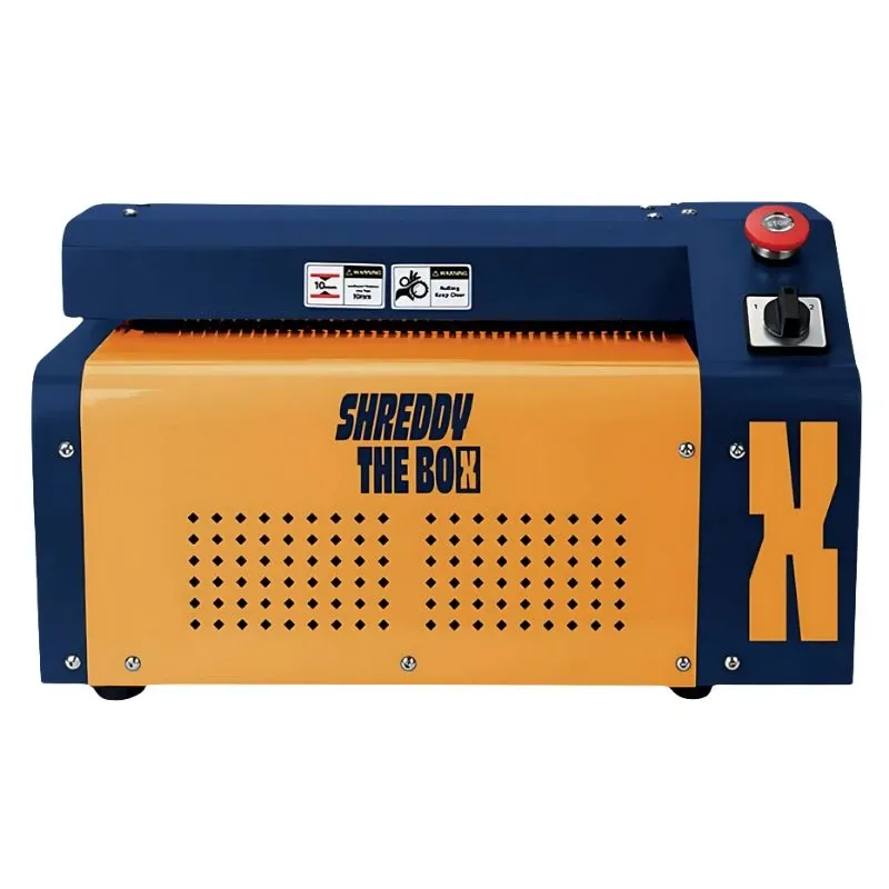 Matelasseur de carton Shreddy One vu de trois quarts